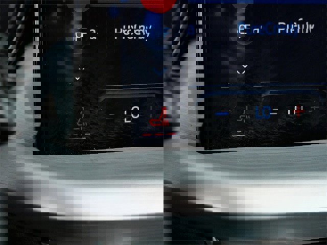 Certified 2025 Ford Escape Platinum w/ Premium Technology Package image 24