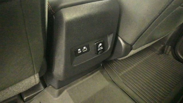 Used 2022 Nissan Frontier PRO-4X AWD/4WD image 13