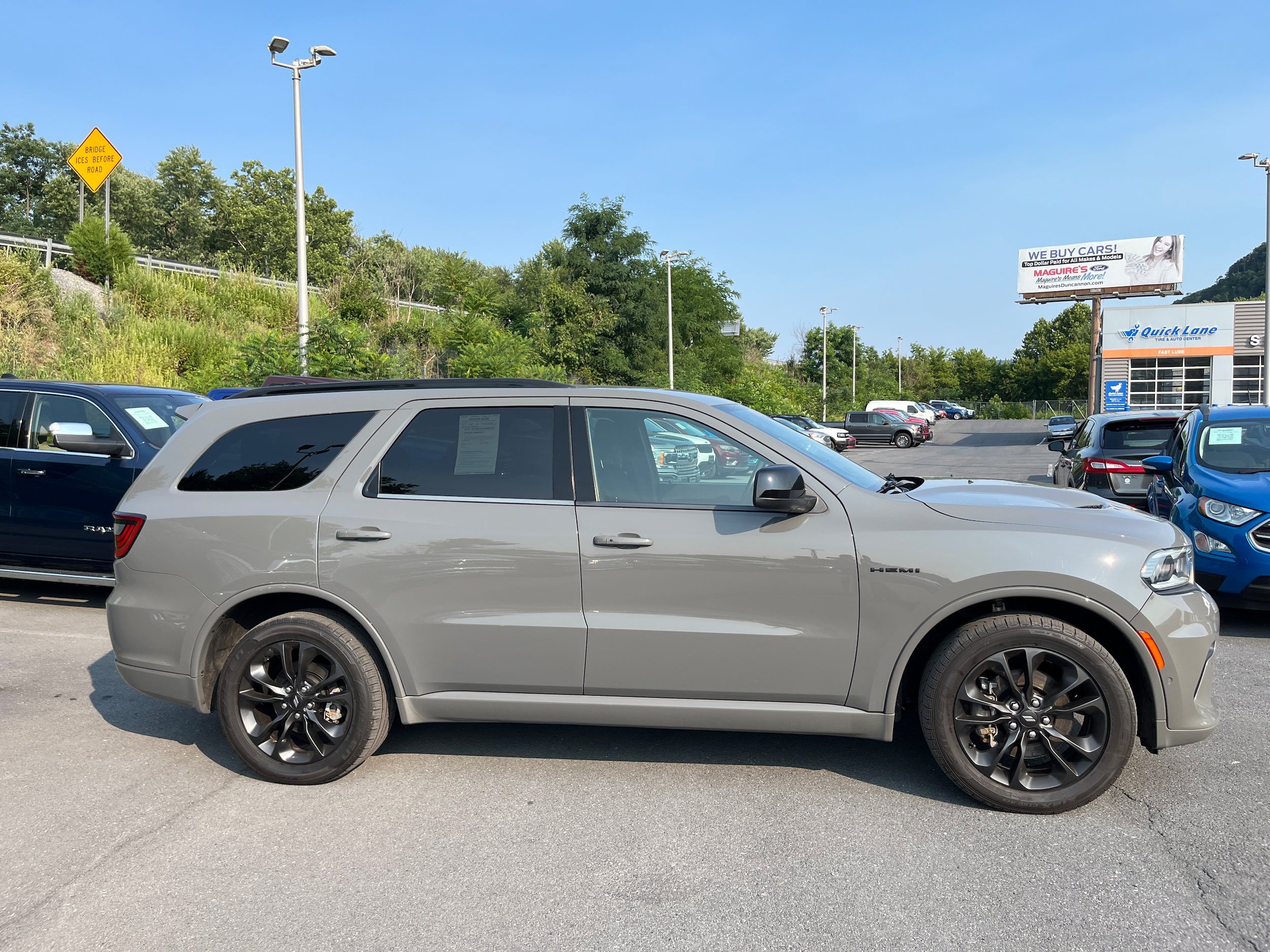 Used 2023 Dodge Durango R/T w/ Blacktop Package AWD/4WD image 5