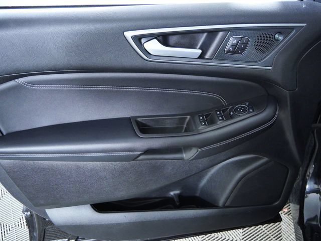 Certified 2024 Ford Edge Titanium AWD/4WD image 18