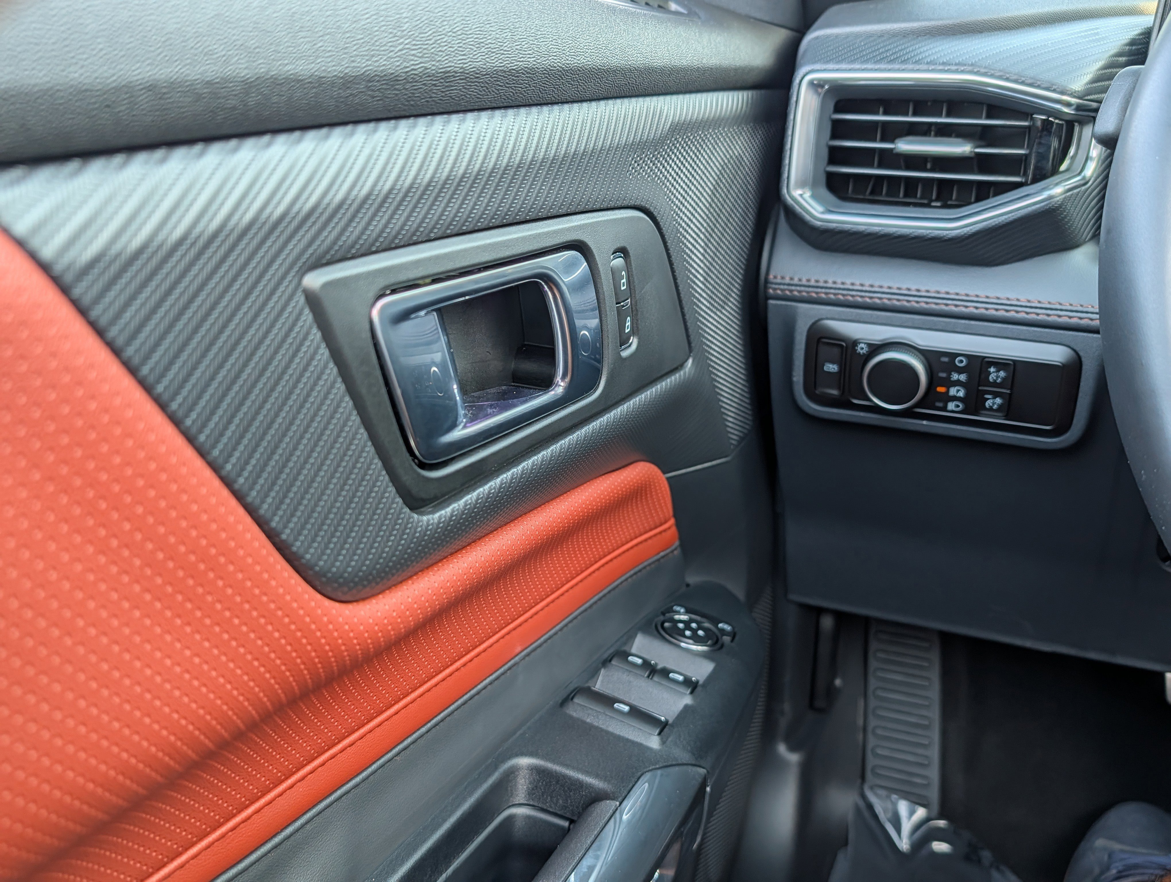 Certified 2025 Ford Mustang Premium image 19