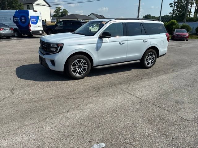 Certified 2025 Ford Expedition Active AWD/4WD image 13