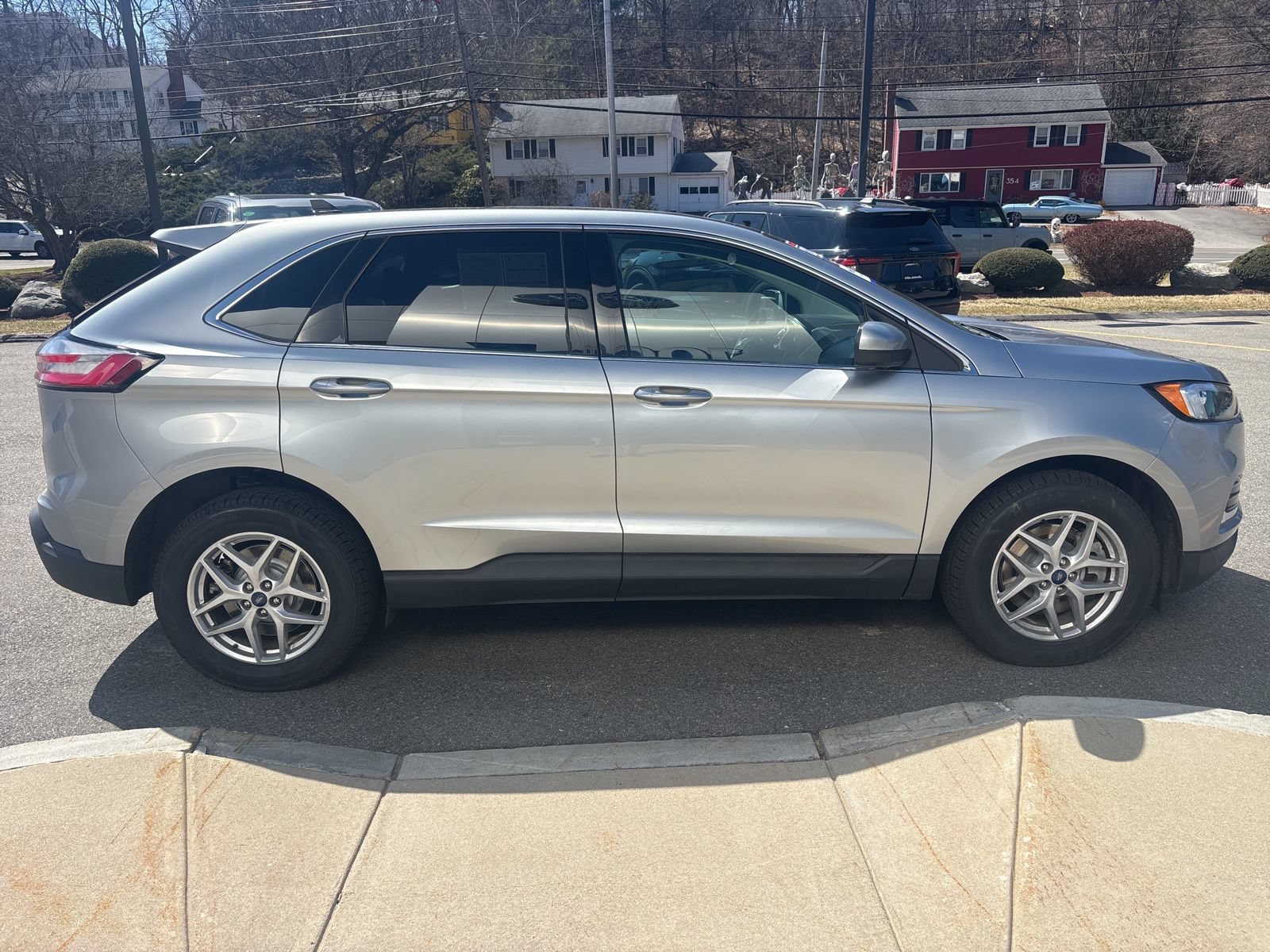 Certified 2022 Ford Edge SEL w/ Convenience Package AWD/4WD image 7