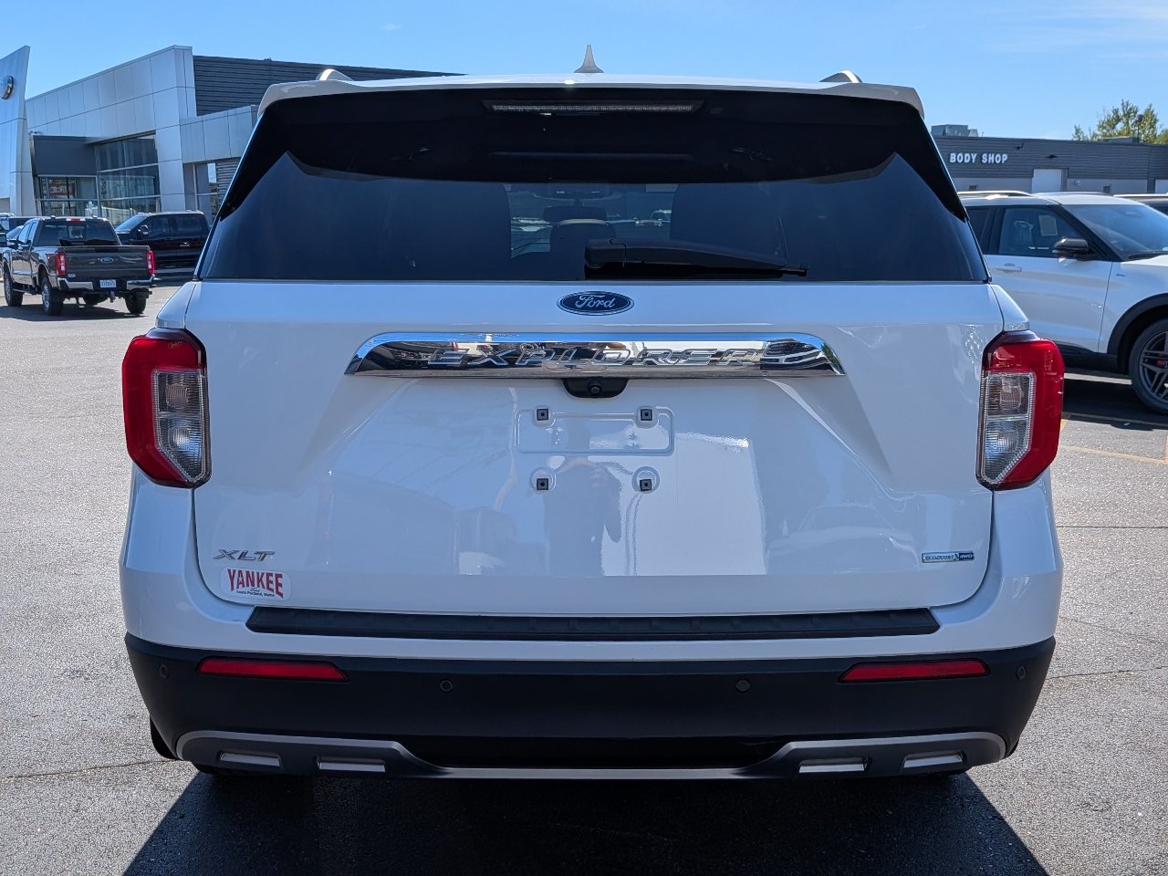 Certified 2020 Ford Explorer XLT w/ Equipment Group 202A AWD/4WD image 5