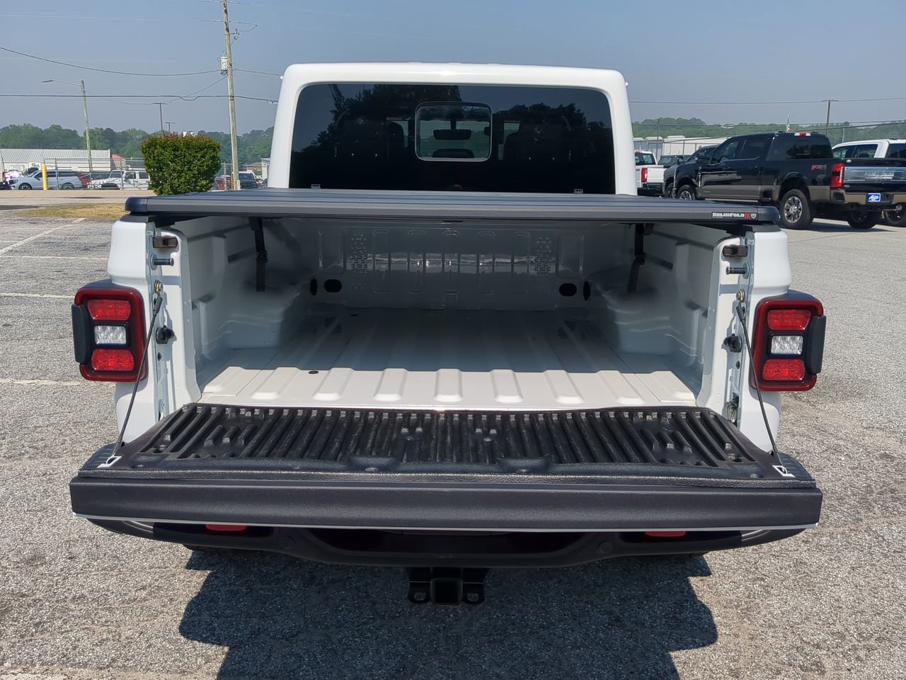 Used 2021 Jeep Gladiator Rubicon AWD/4WD image 11