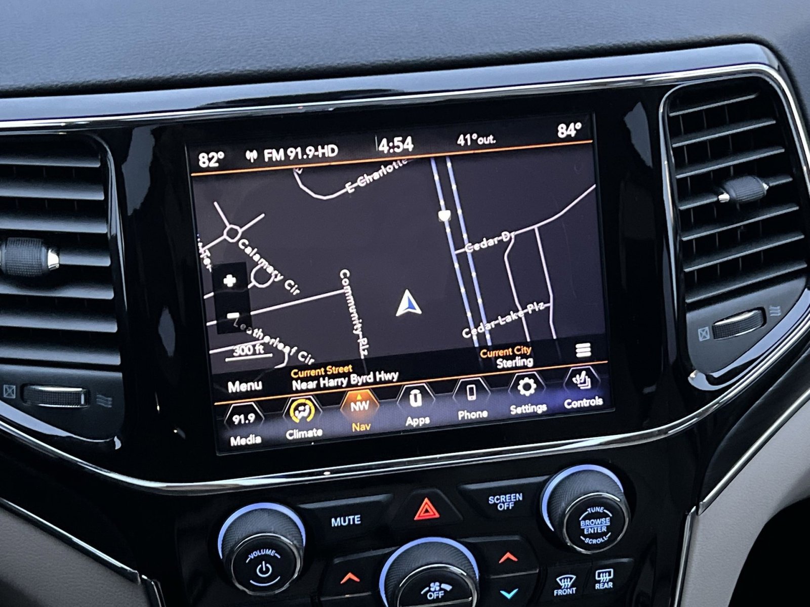 Used 2020 Jeep Grand Cherokee Limited image 20