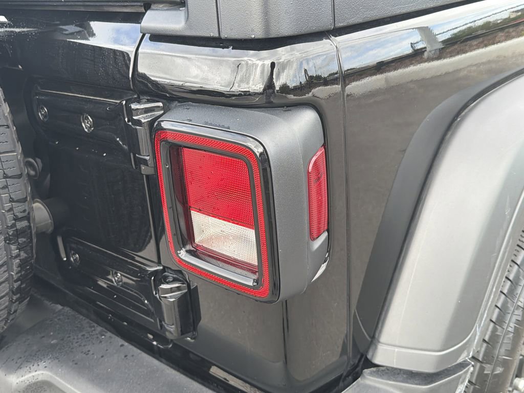 Used 2025 Jeep Wrangler Sport image 9