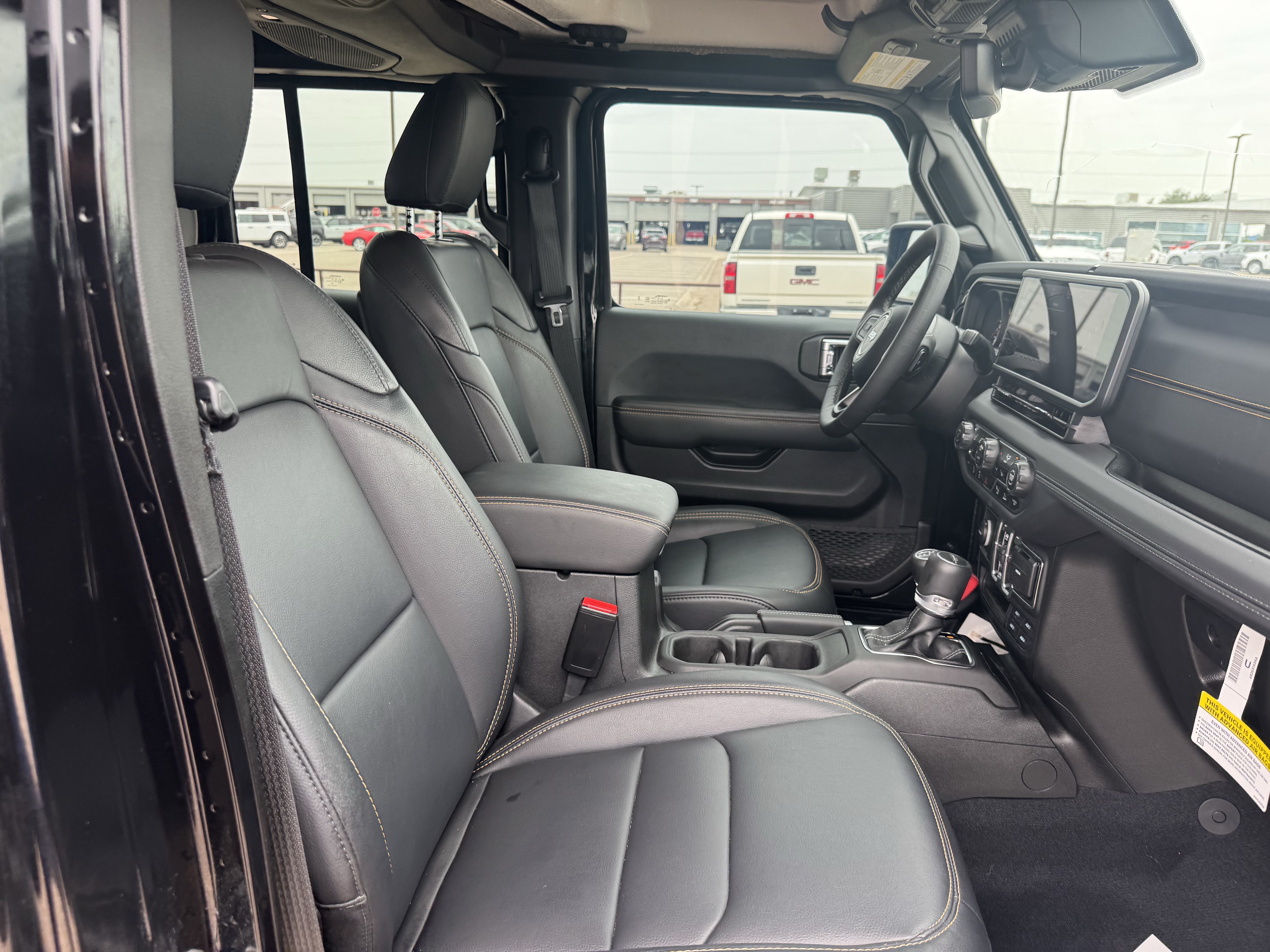 Used 2025 Jeep Gladiator Sport AWD/4WD image 33