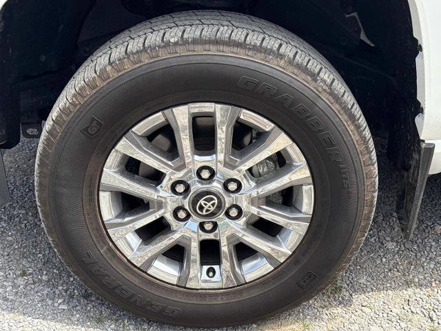 Used 2024 Toyota Tacoma Limited w/ Limited Package (LT) AWD/4WD image 6