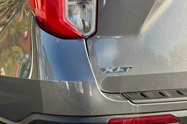 Certified 2022 Ford Explorer XLT w/ Equipment Group 202A image 25