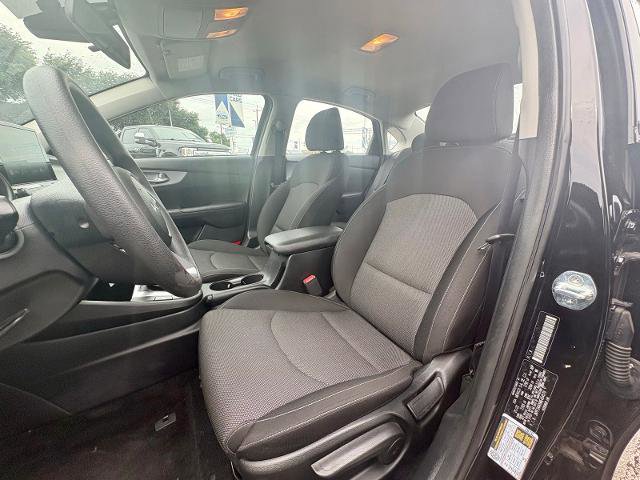 Used 2022 Kia Forte LXS FWD image 14