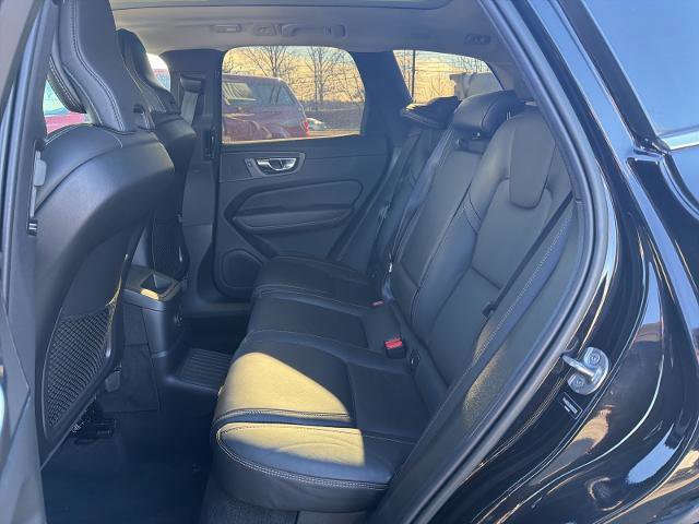 Used 2022 Volvo XC60 T8 Inscription w/ Advanced Package image 13