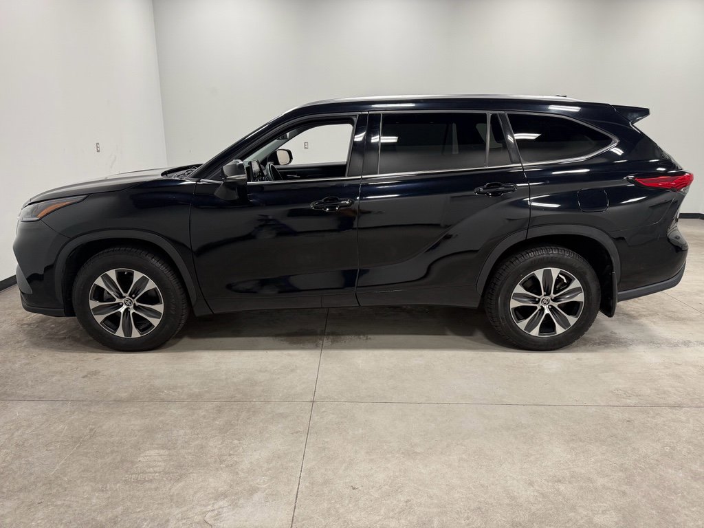 Used 2021 Toyota Highlander XLE image 8
