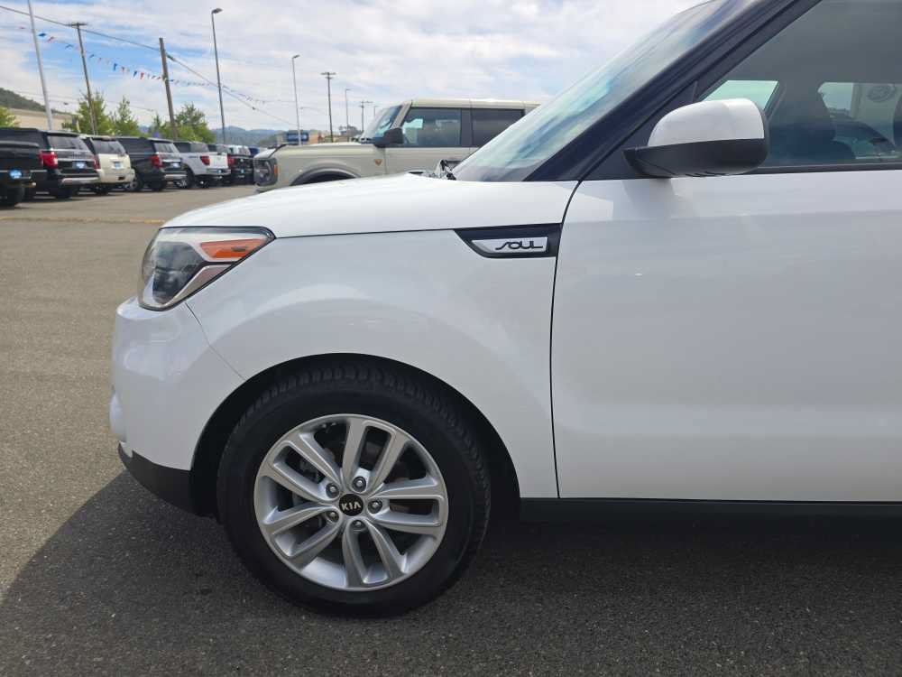 Used 2018 Kia Soul + FWD image 18