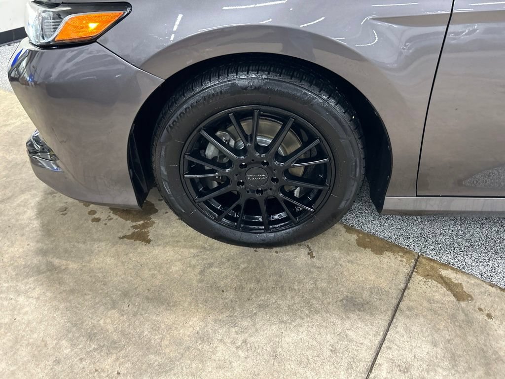 Used 2018 Toyota Camry LE FWD image 21