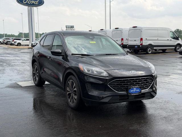 Certified 2022 Ford Escape SE w/ SE Sport Appearance Package FWD image 3