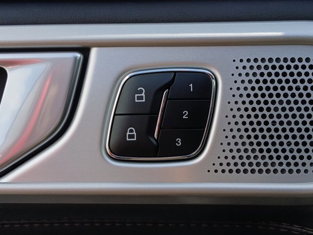 Certified 2023 Ford Explorer Platinum w/ Technology Package image 20