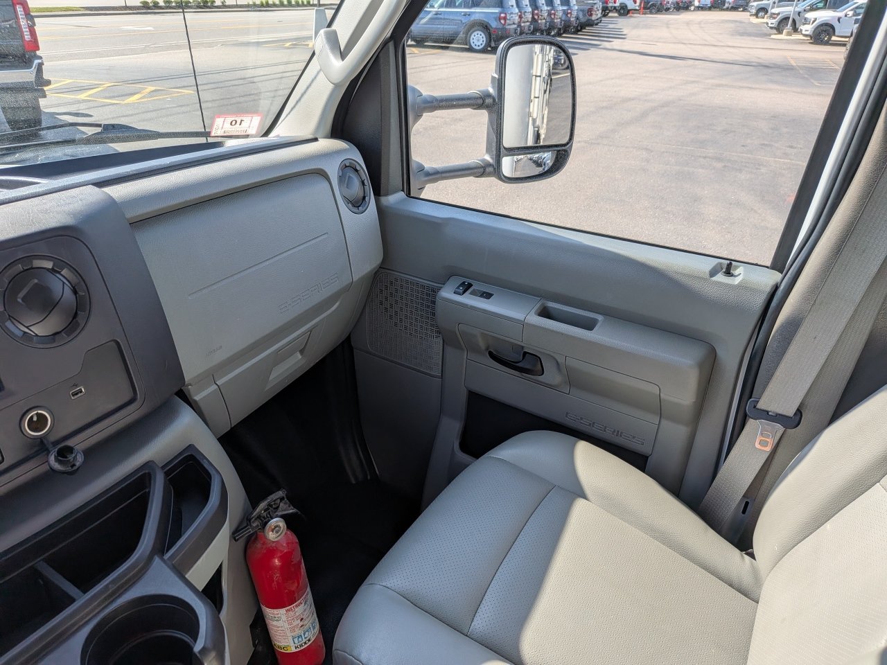 Certified 2022 Ford E-450 and Econoline 450 Super Duty w/ Power Windows & Locks Group RWD image 21