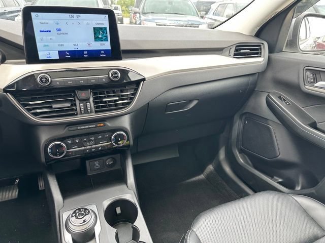 Certified 2022 Ford Escape SEL AWD/4WD image 18