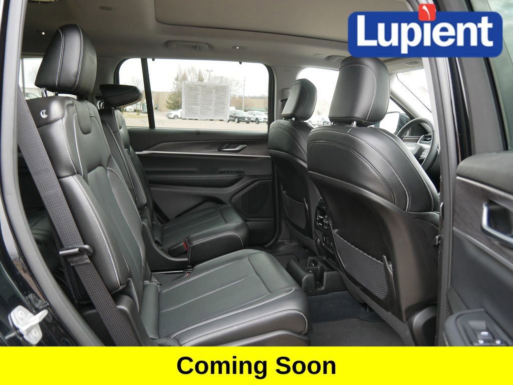 Used 2023 Jeep Grand Cherokee L Limited w/ Luxury Tech Group II image 12