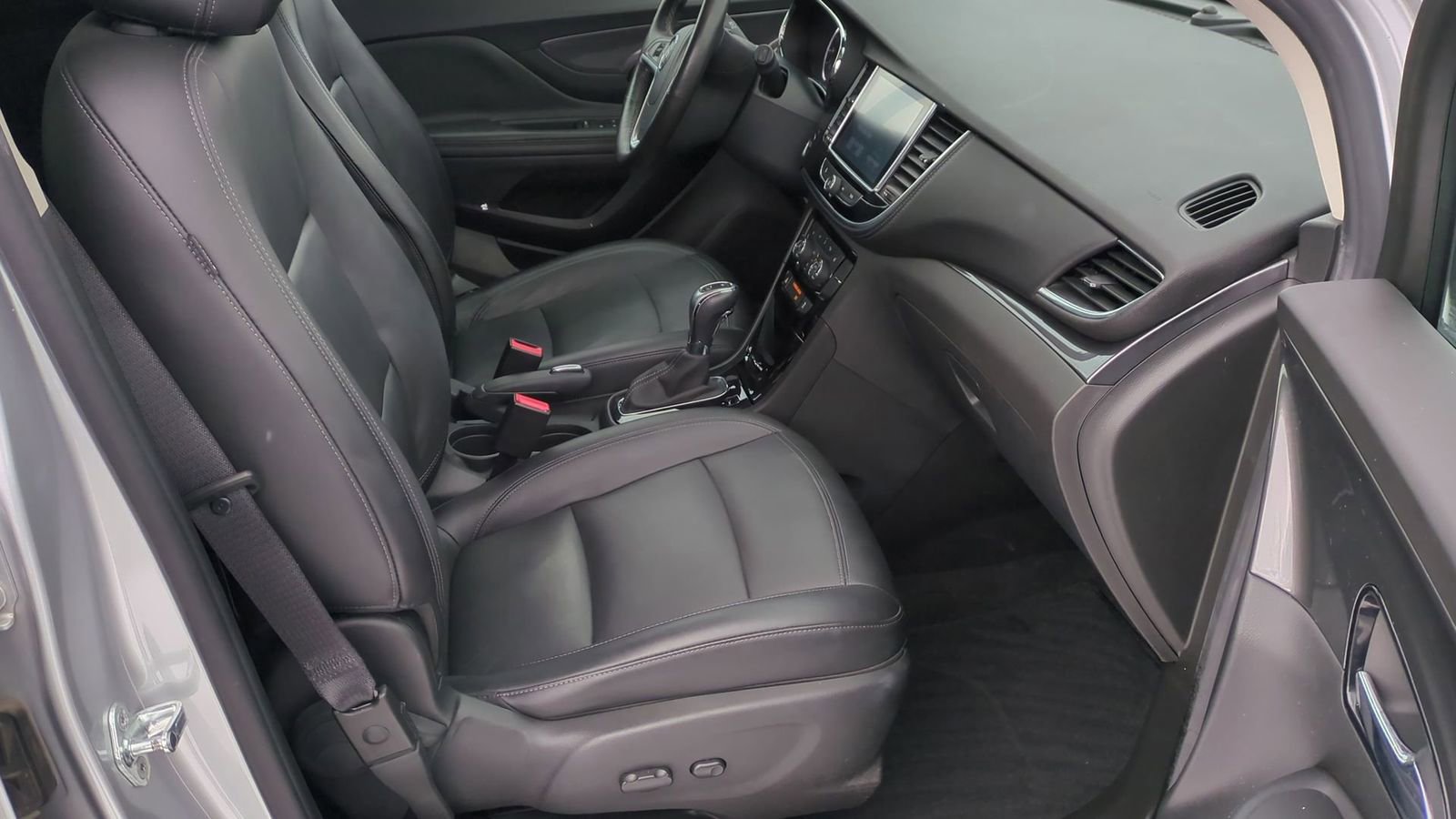 Used 2017 Buick Encore Essence image 22