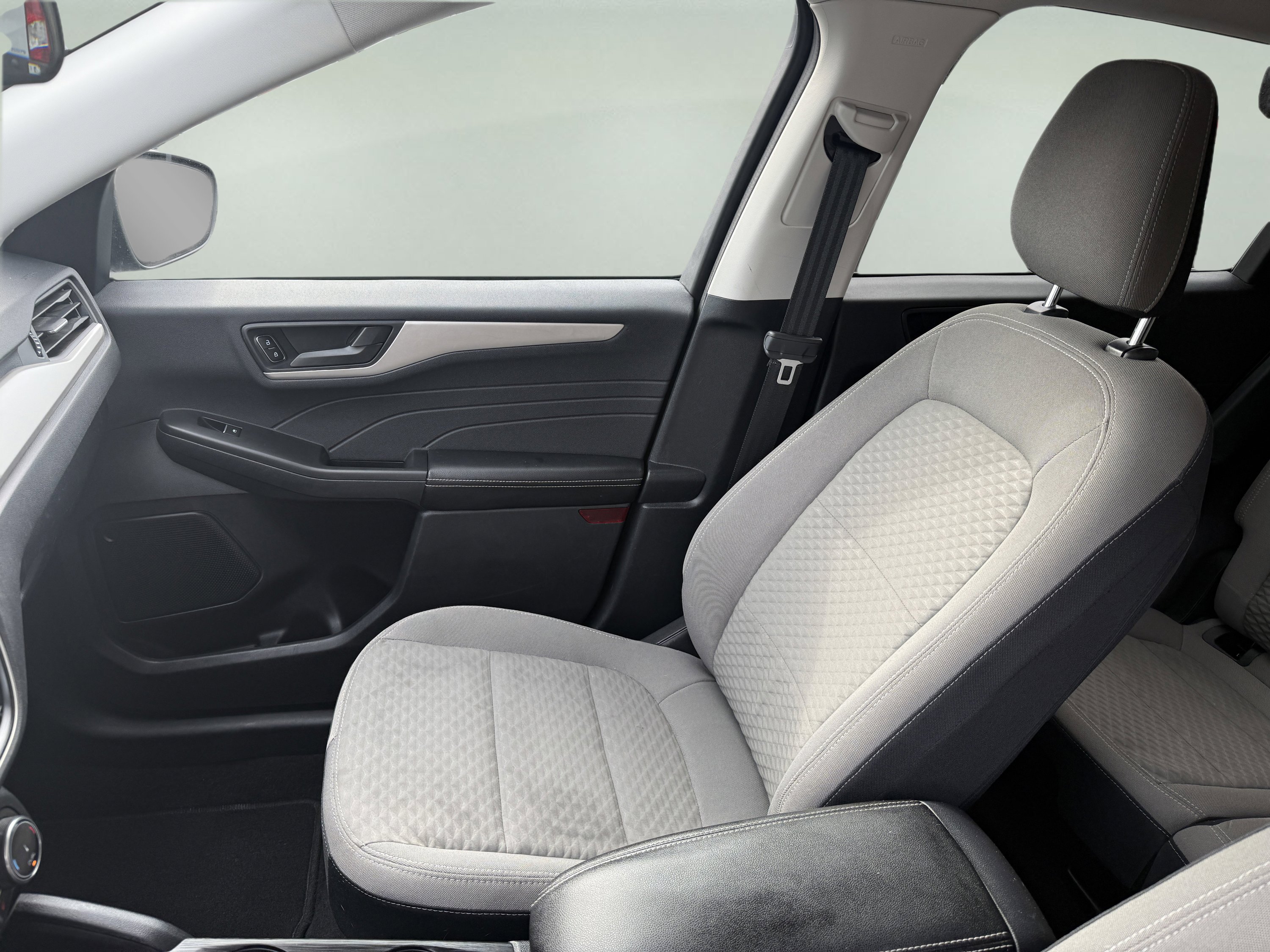 Certified 2022 Ford Escape SE w/ SE Sport Appearance Package image 16