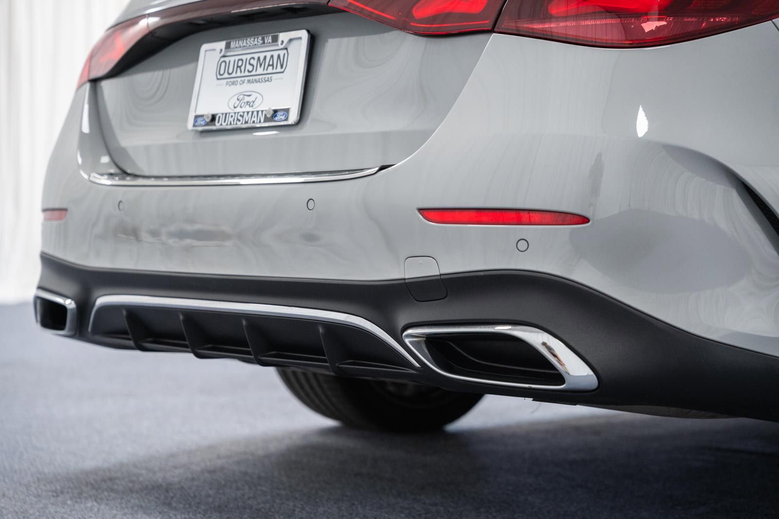 Used 2025 Mercedes-Benz E 350 4MATIC Sedan image 9