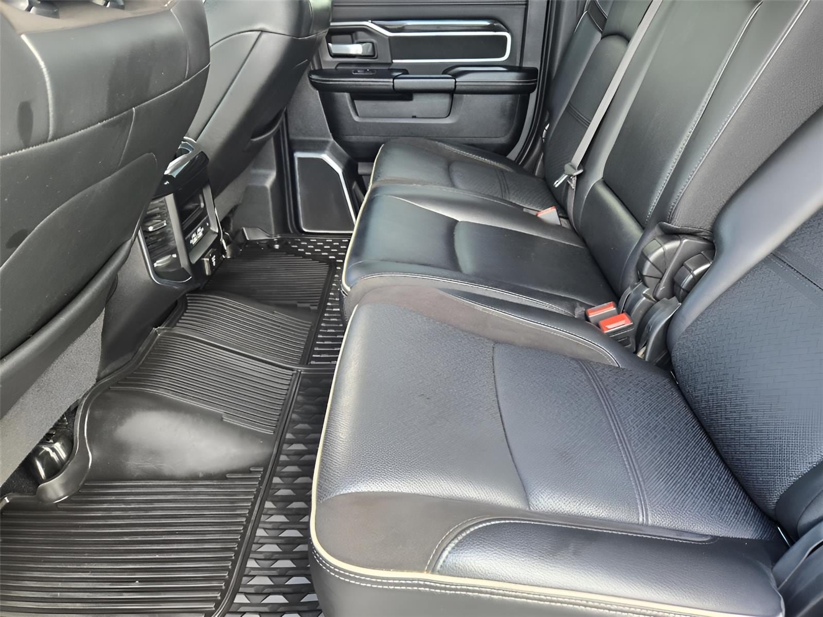 Used 2022 RAM 3500 Laramie AWD/4WD image 30