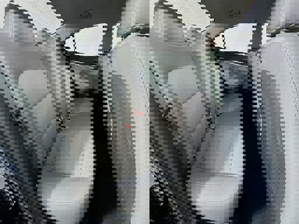 Used 2019 Hyundai Elantra SE image 29