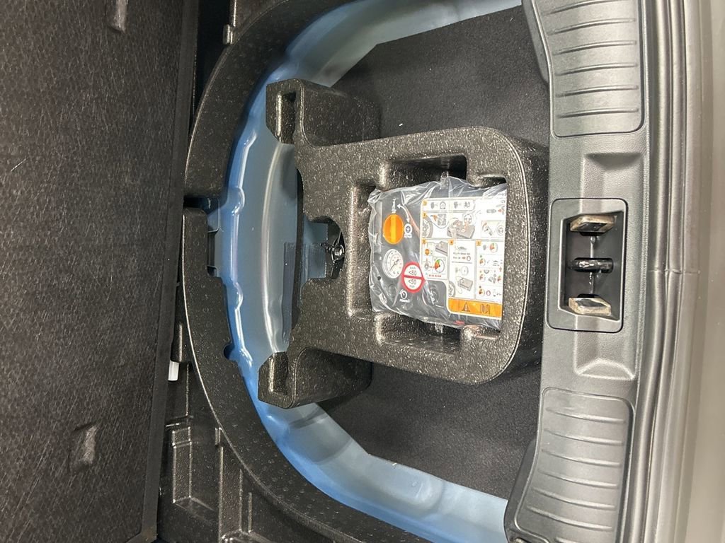 Certified 2022 Ford Escape SE w/ Cold Weather Package image 22