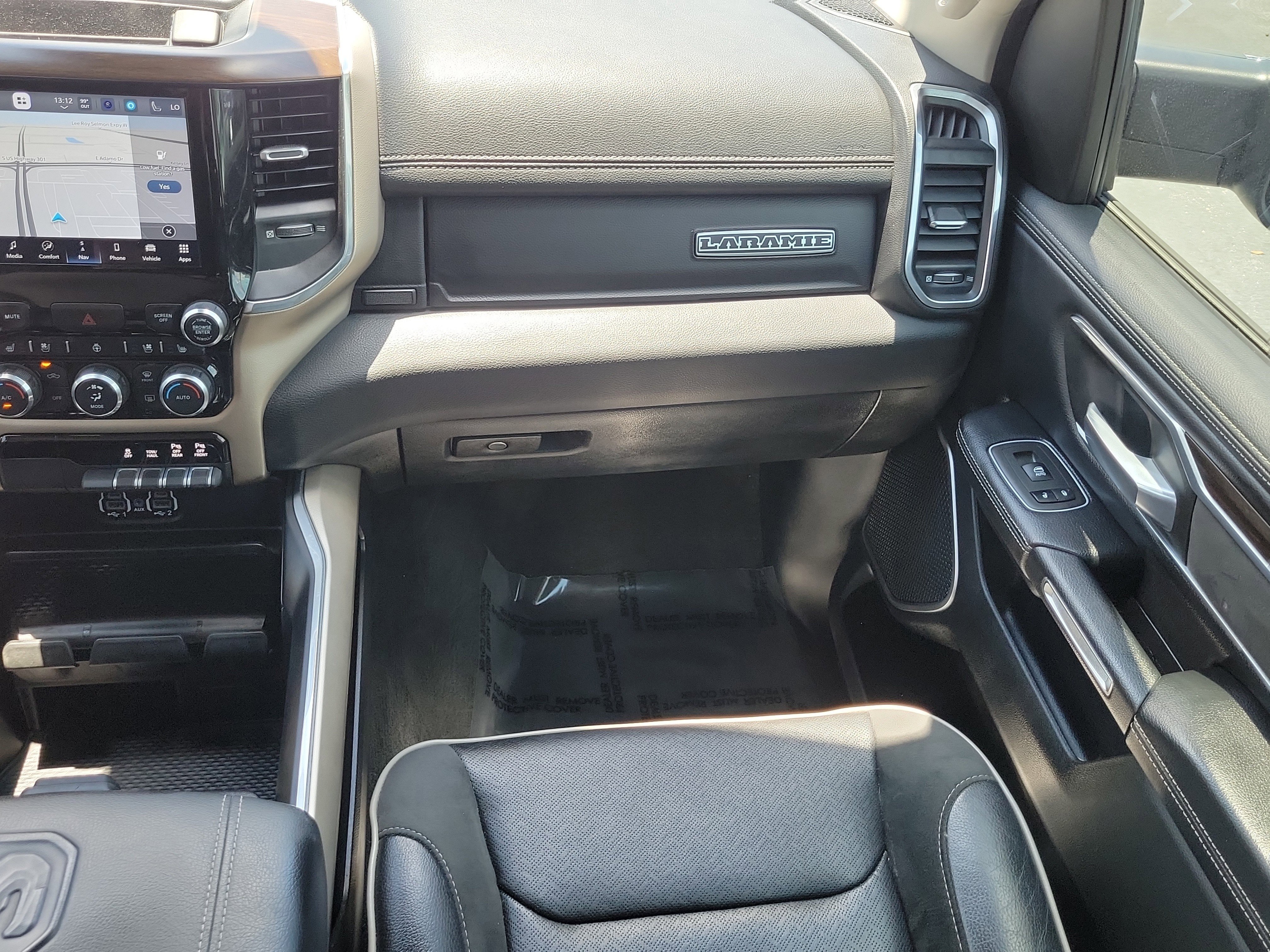 Used 2022 RAM 1500 Laramie AWD/4WD image 17
