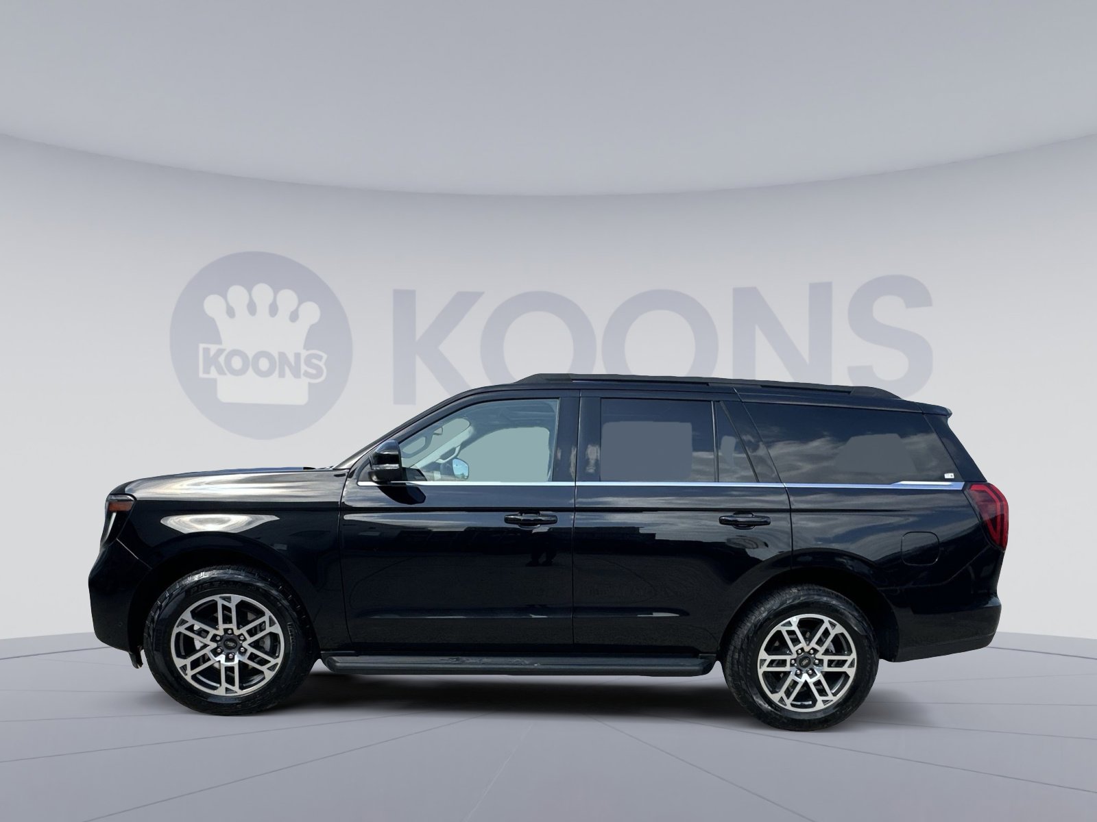 Certified 2025 Ford Expedition Active AWD/4WD image 13