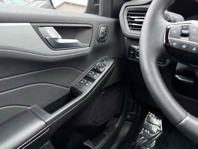 Certified 2023 Ford Escape Platinum w/ Premium Technology Package image 34