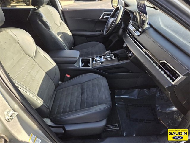 Used 2024 Mitsubishi Outlander SE image 16