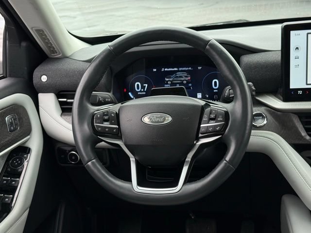 Certified 2025 Ford Explorer Platinum w/ LUX Leather Package AWD/4WD image 10