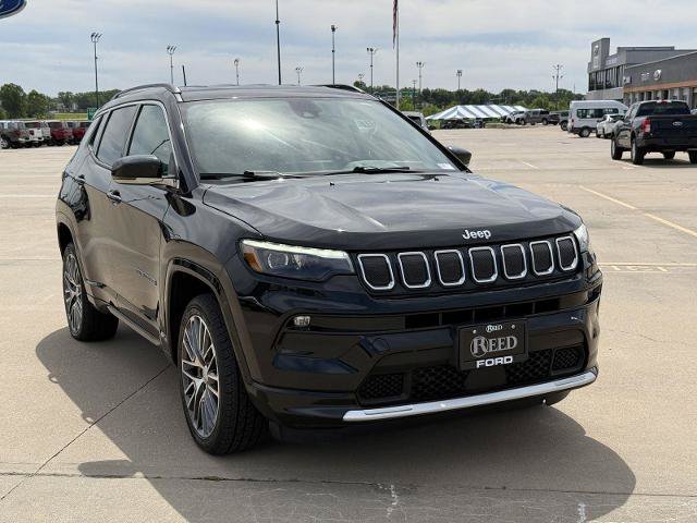 Used 2022 Jeep Compass Limited w/ Elite Group AWD/4WD image 2
