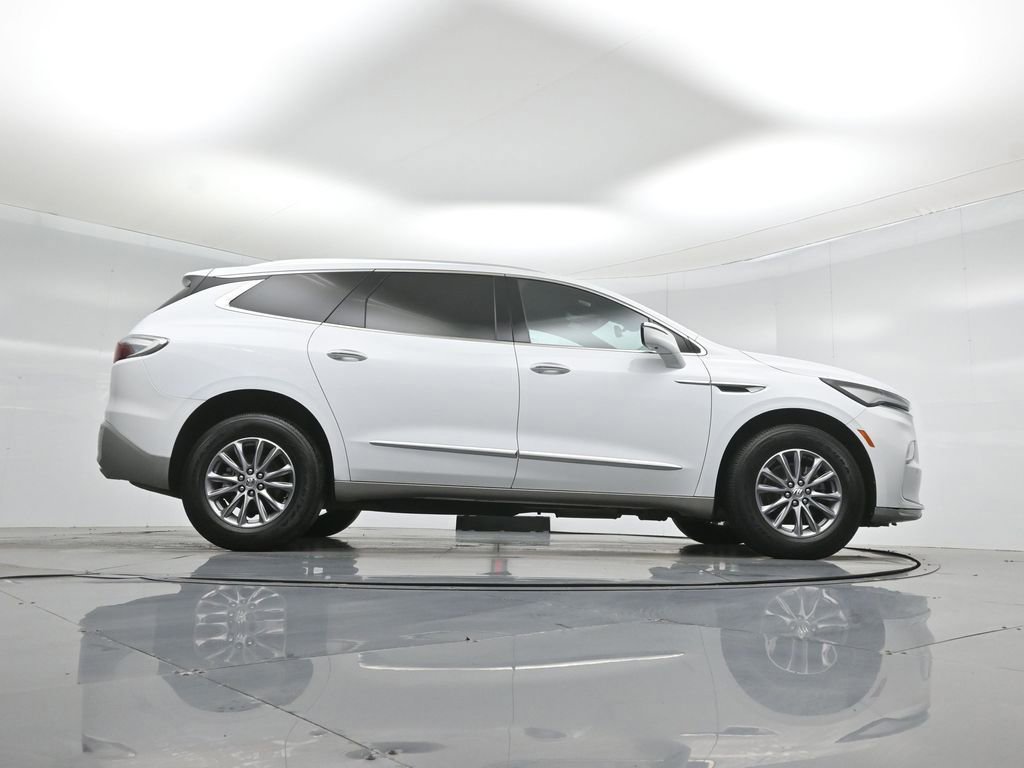 Used 2024 Buick Enclave Premium image 11
