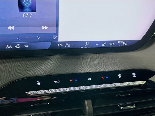 Used 2025 Buick Enclave Preferred FWD image 22