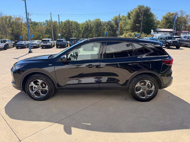 Certified 2025 Ford Escape ST-Line Select AWD/4WD image 4