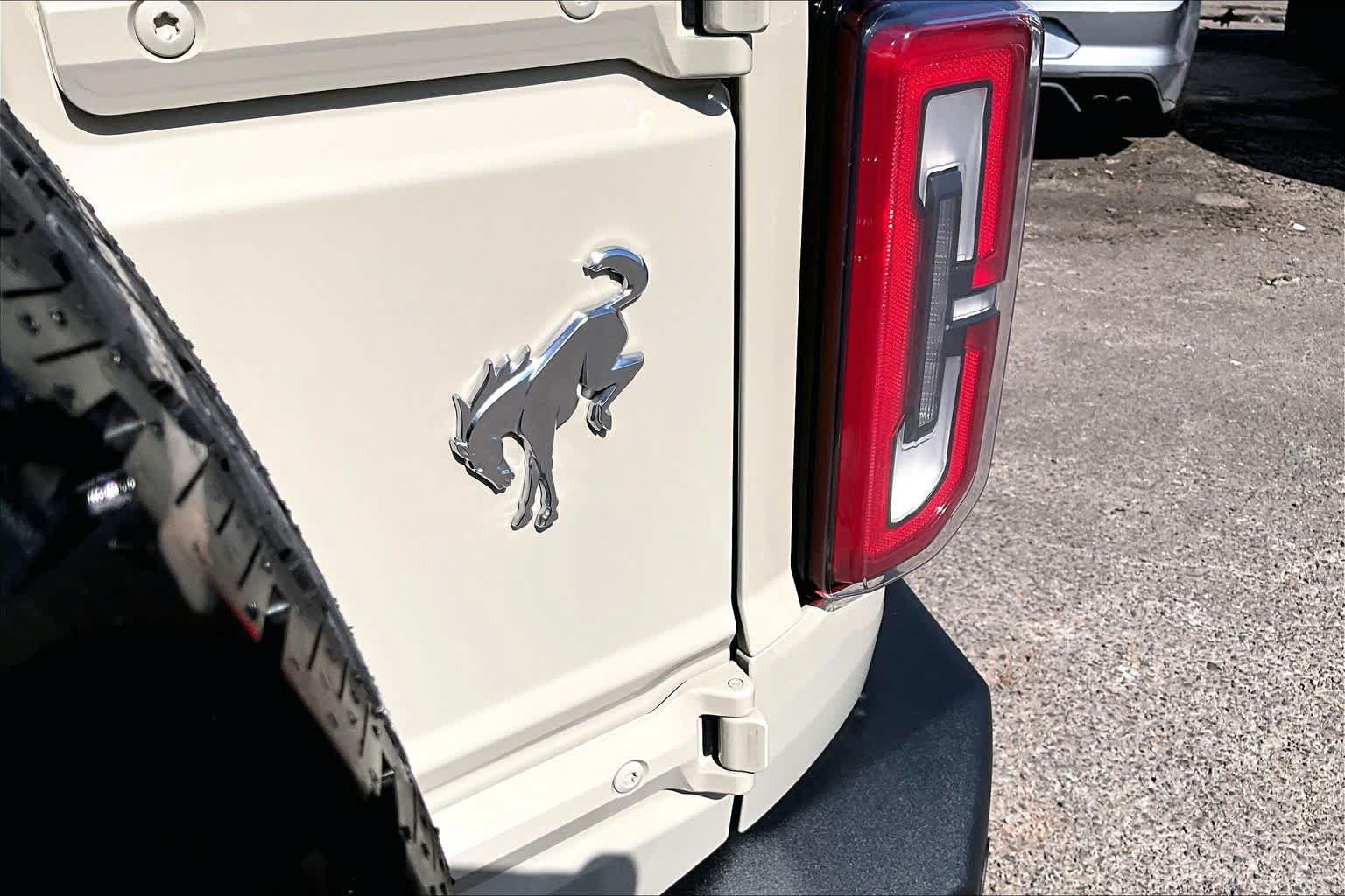 Certified 2025 Ford Bronco Outer Banks AWD/4WD image 10