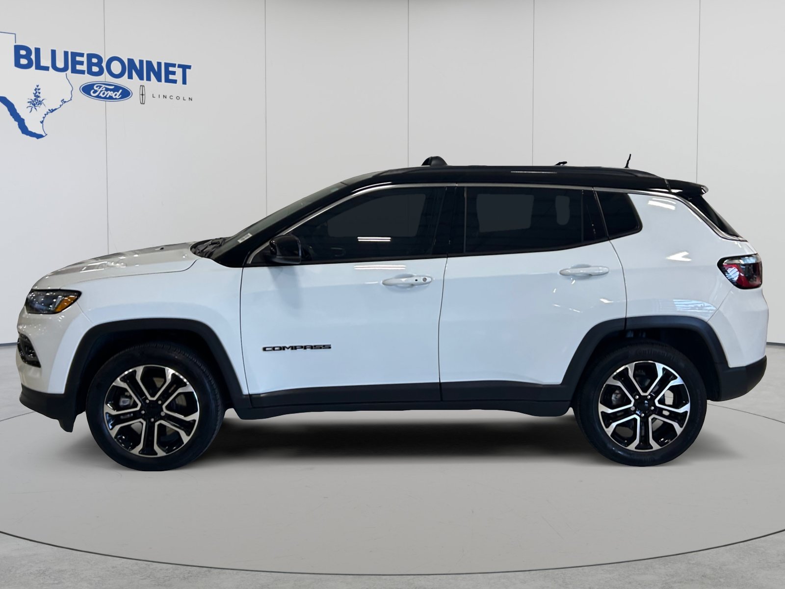 Used 2024 Jeep Compass Limited AWD/4WD image 8