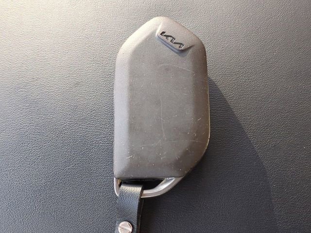 Used 2025 Kia Telluride SX w/ SX Captain's Chair Package image 30