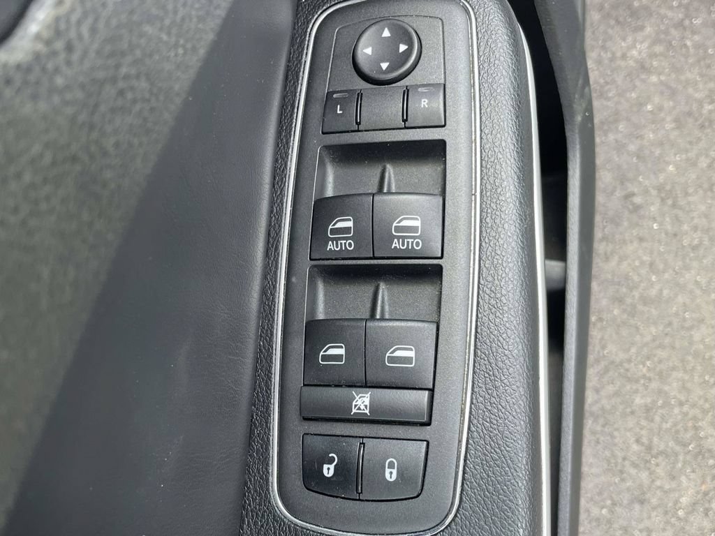 Used 2022 Dodge Charger SXT w/ Leather Interior Group RWD image 16