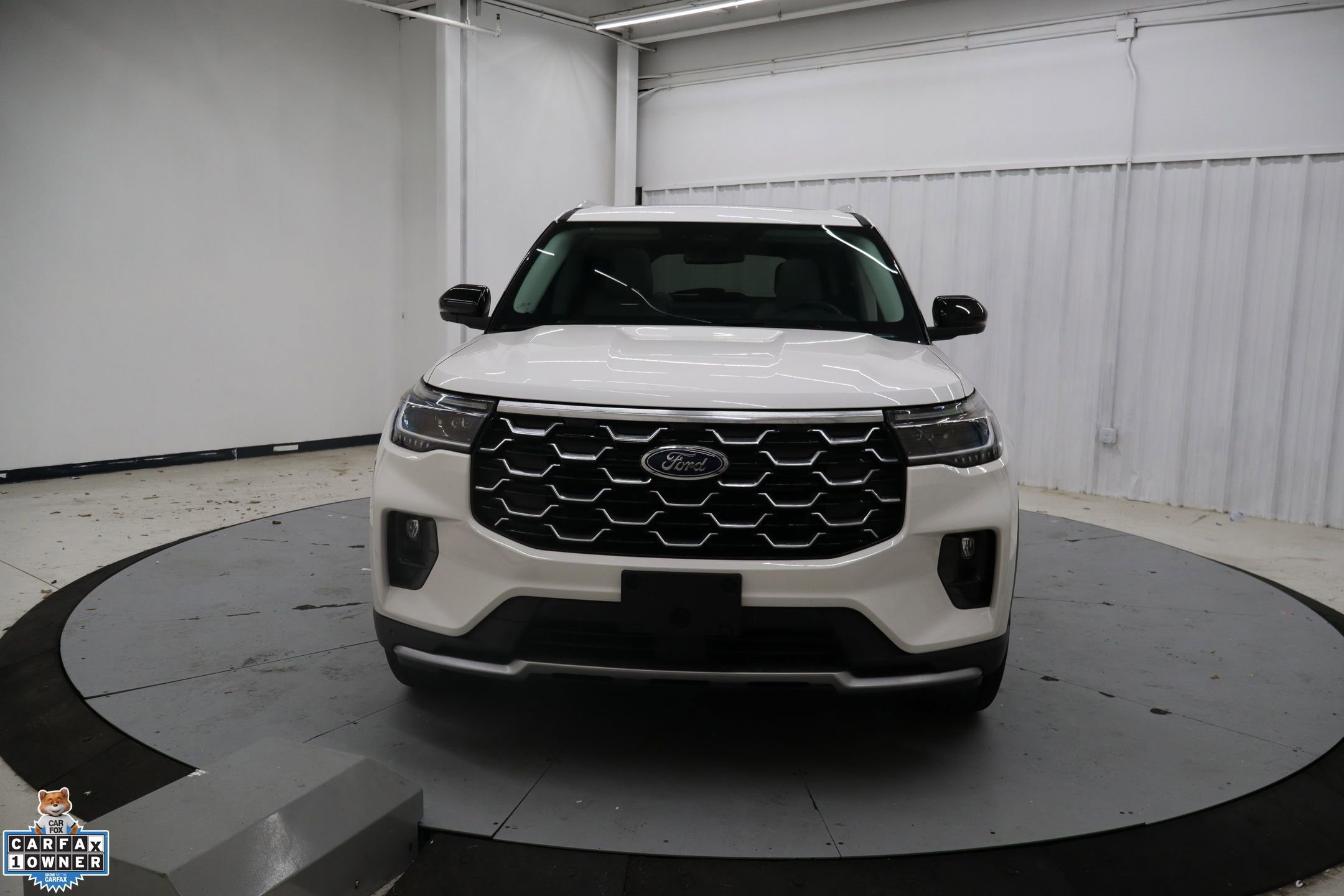 Certified 2025 Ford Explorer Platinum w/ Ultimate Package image 8