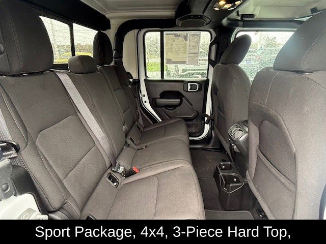 Used 2023 Jeep Gladiator Sport AWD/4WD image 15