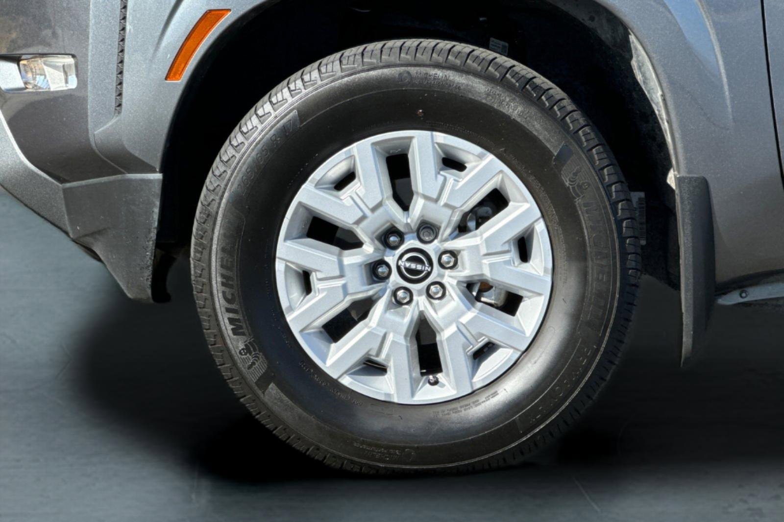 Used 2022 Nissan Frontier SV image 24