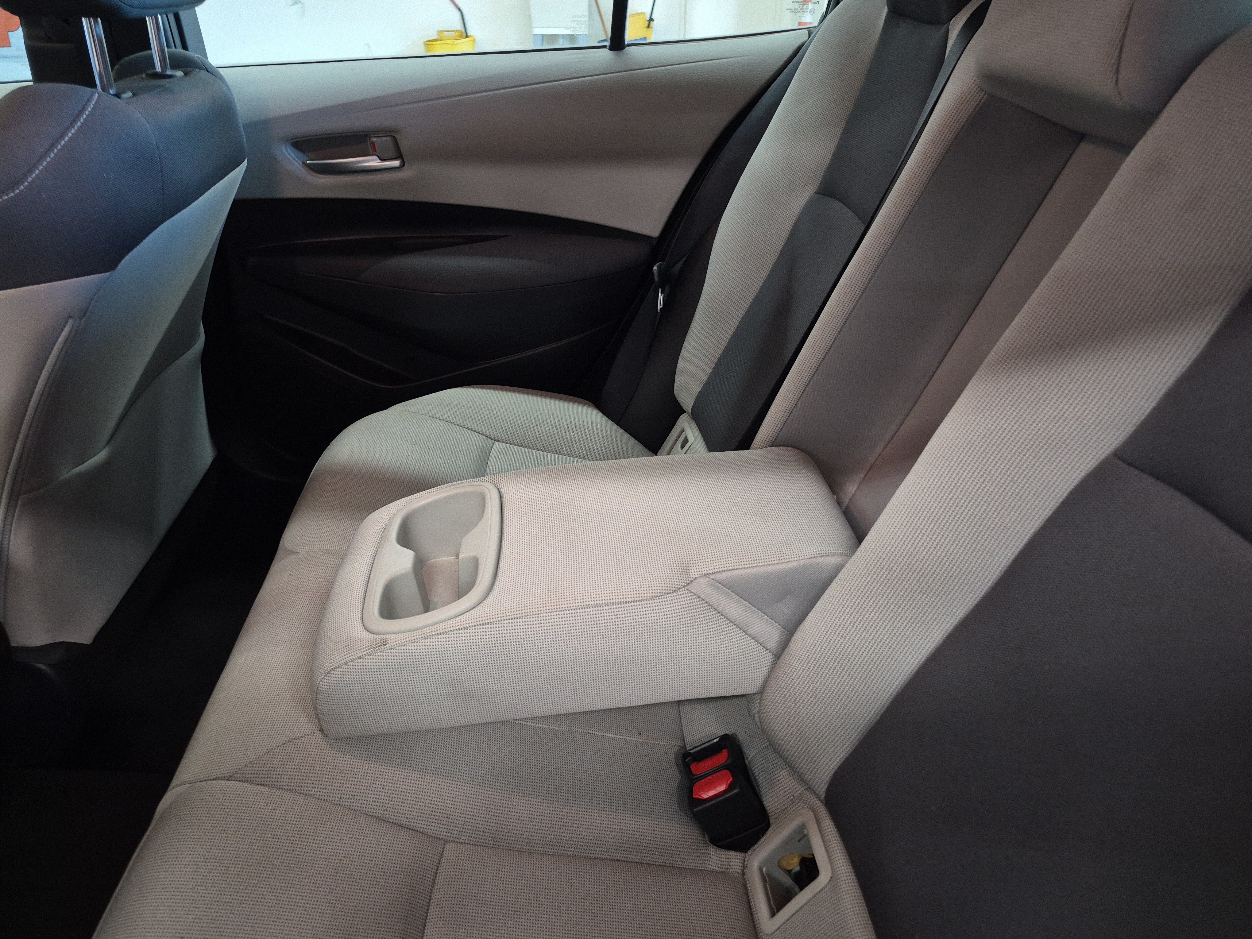 Used 2021 Toyota Corolla LE FWD image 15