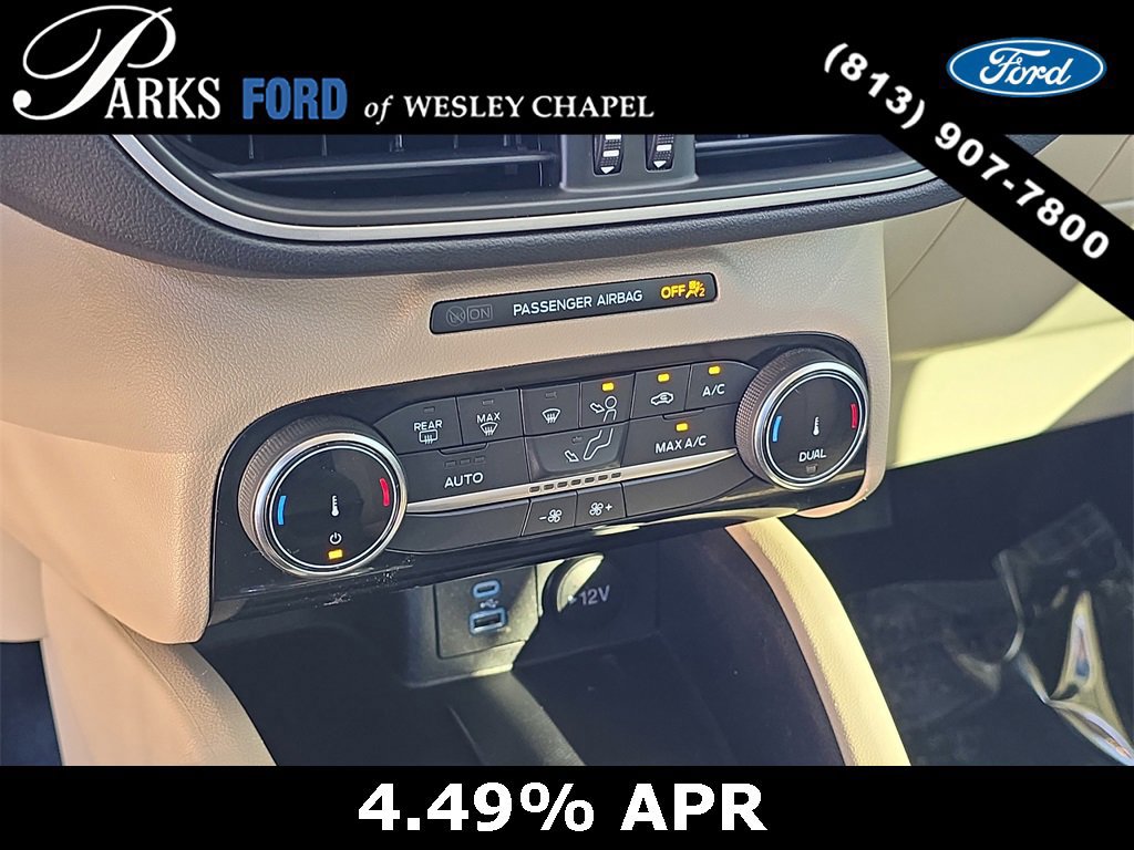 Certified 2022 Ford Escape SE w/ SE Sport Appearance Package image 23