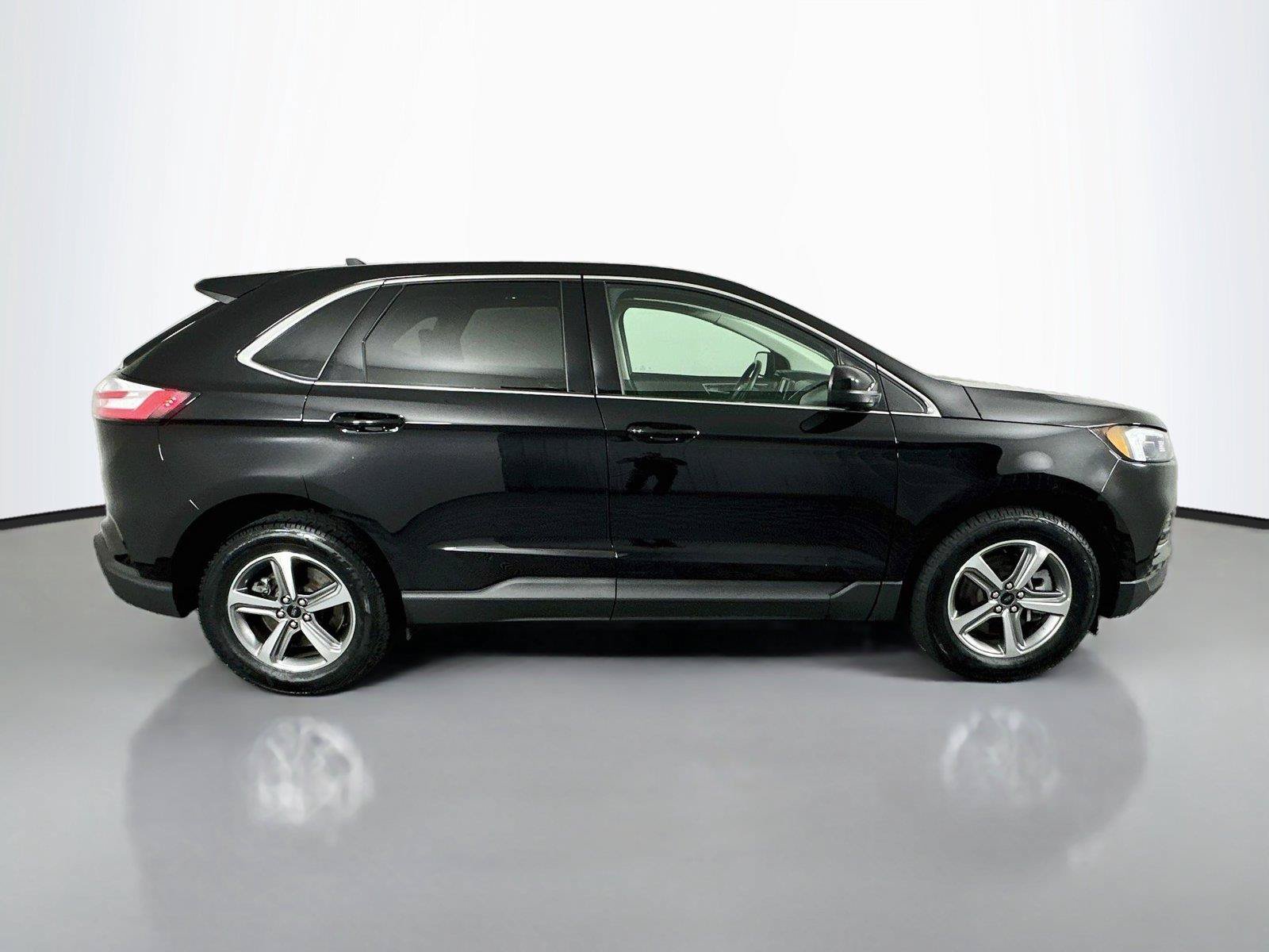 Certified 2024 Ford Edge SEL w/ Convenience Package AWD/4WD image 18