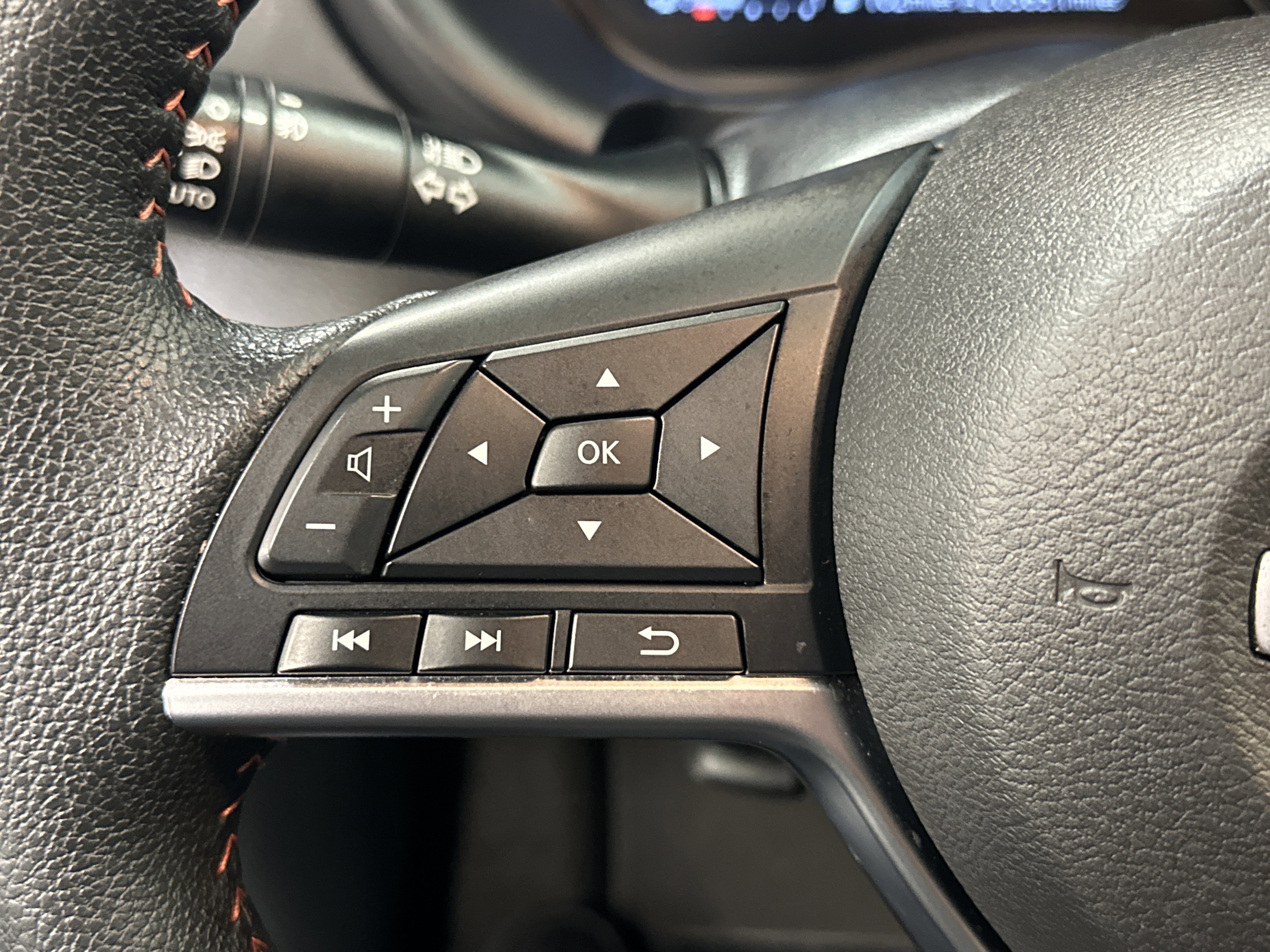 Used 2024 Nissan Kicks SR w/ SR Premium Package image 29